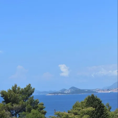 Viva - Three Bedroom With Balcony And Sea View *