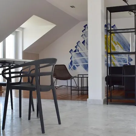 Viva - Three Bedroom With Balcony And Sea View